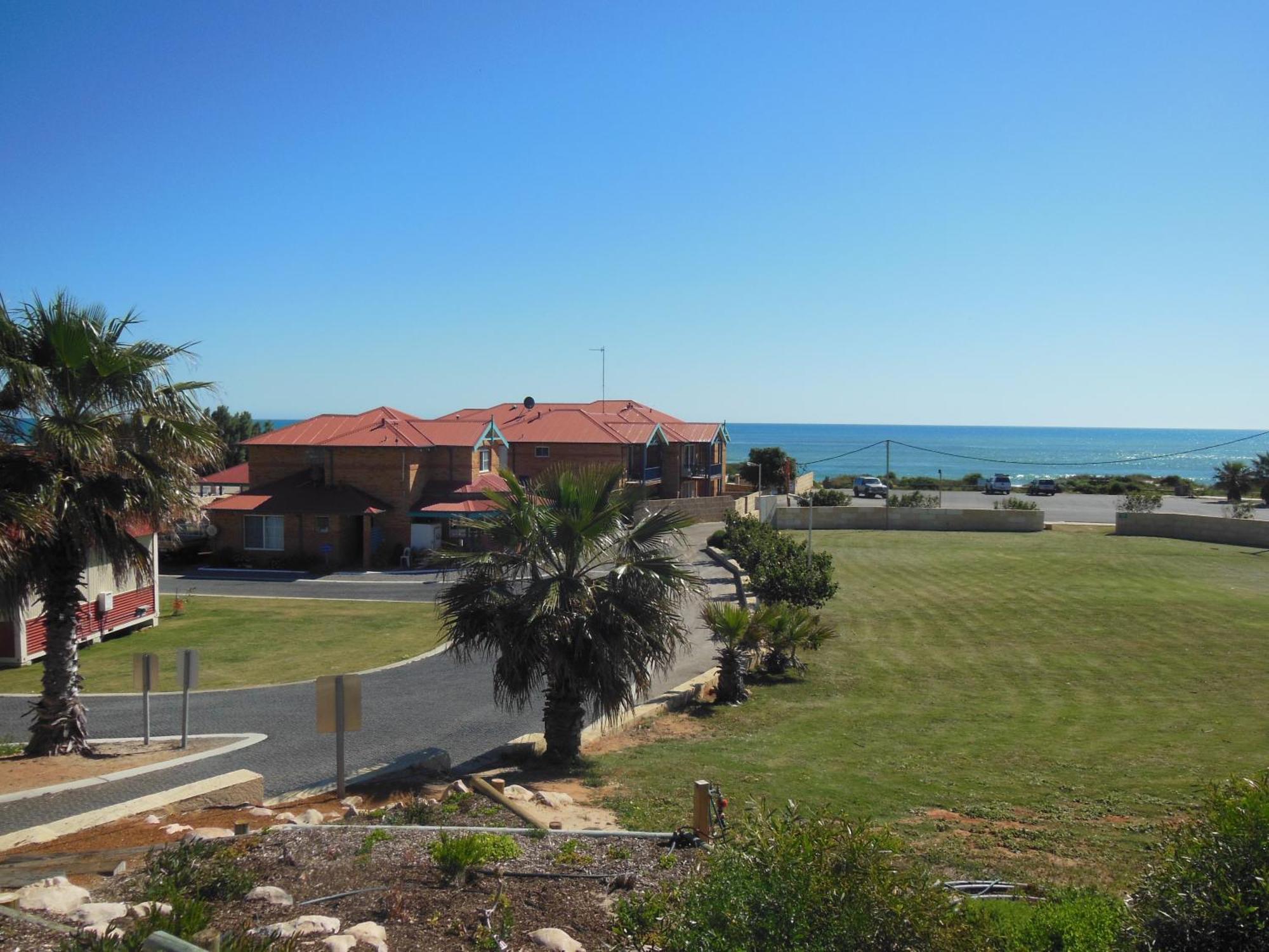 Seaspray Beach Holiday Park Донґара Екстер'єр фото