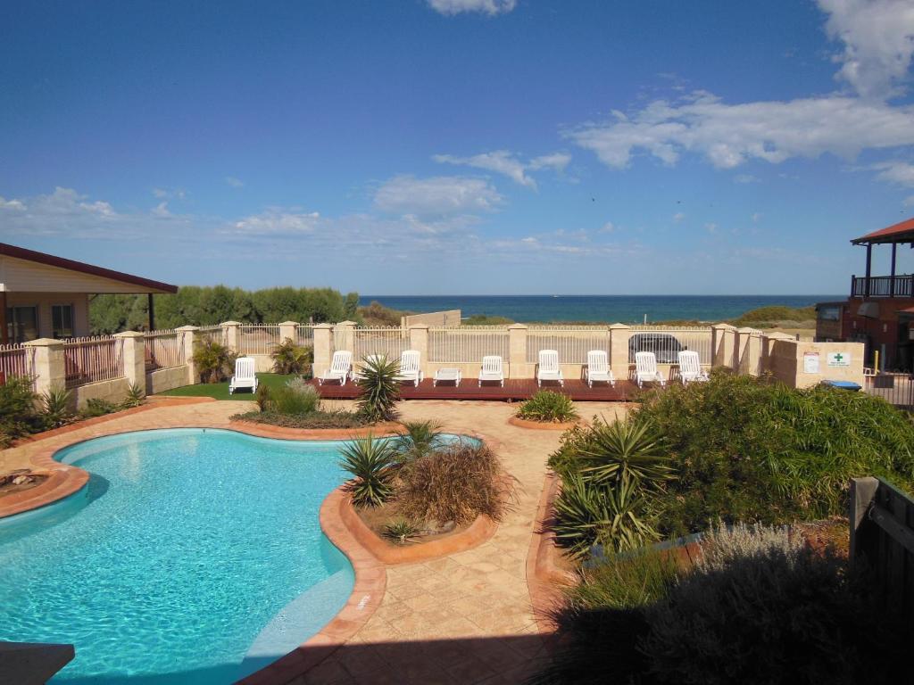 Seaspray Beach Holiday Park Донґара Номер фото