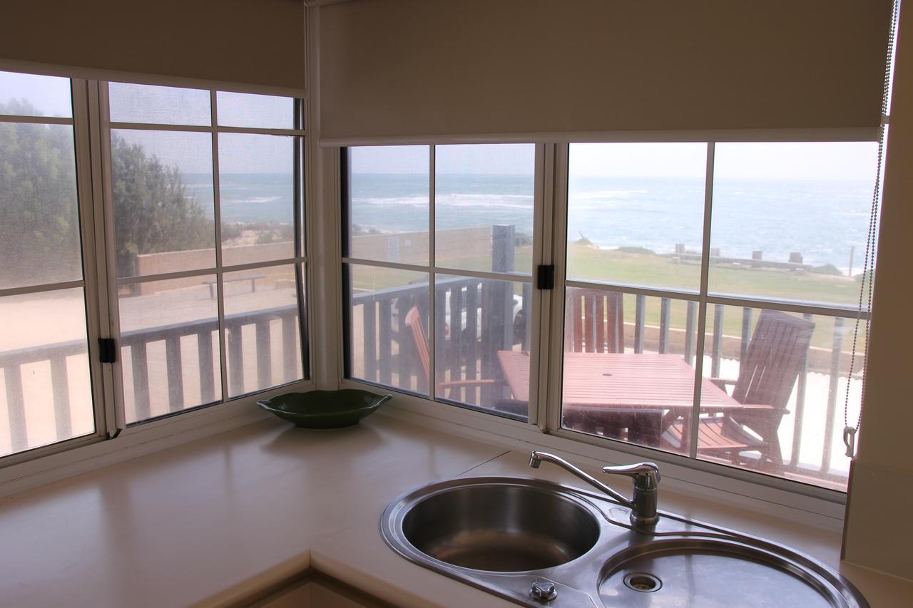 Seaspray Beach Holiday Park Донґара Екстер'єр фото