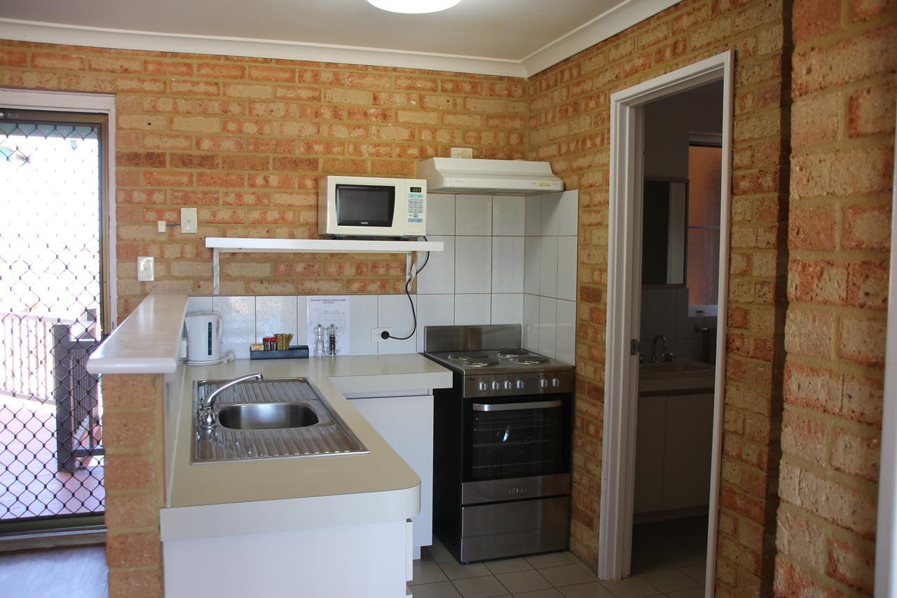 Seaspray Beach Holiday Park Донґара Номер фото